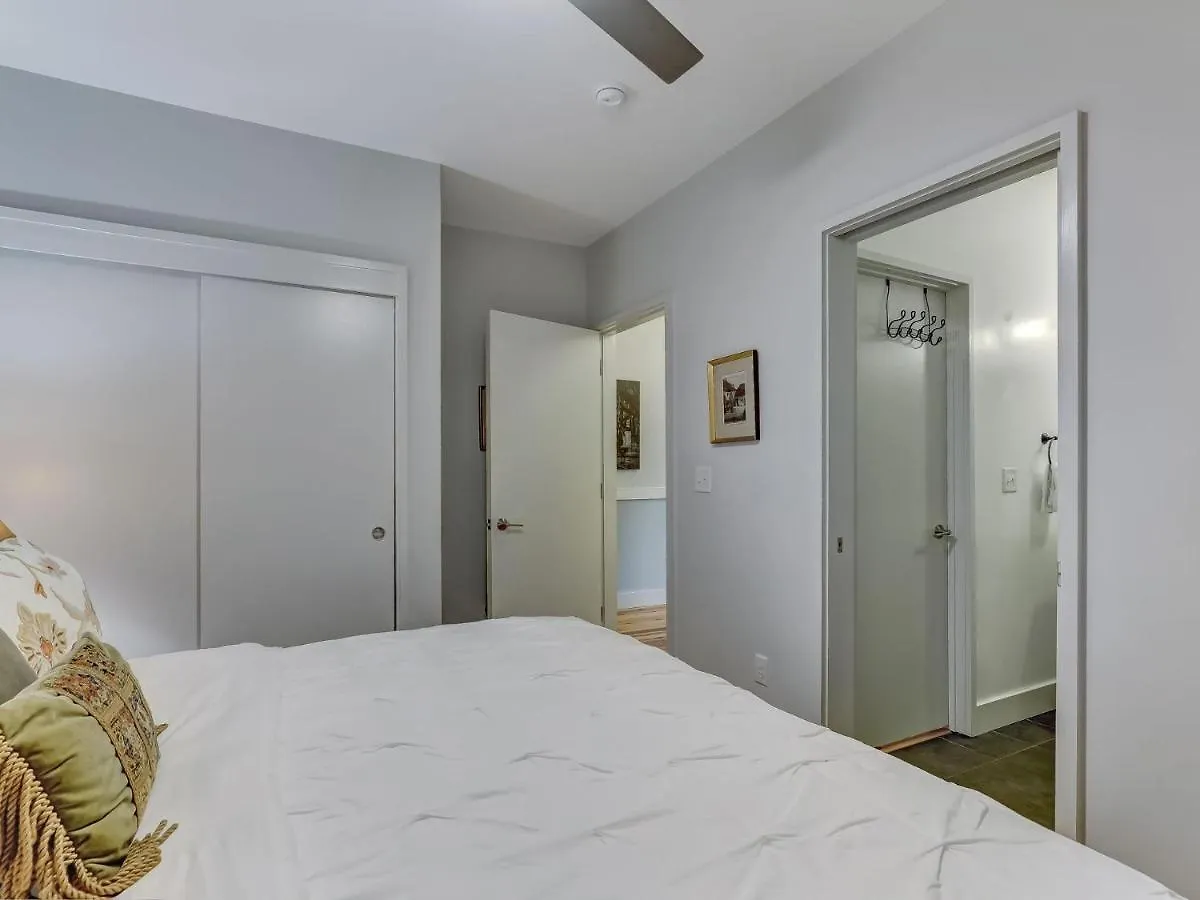 فيلا Above Broughton St 3002 سافانا بيت للعطل